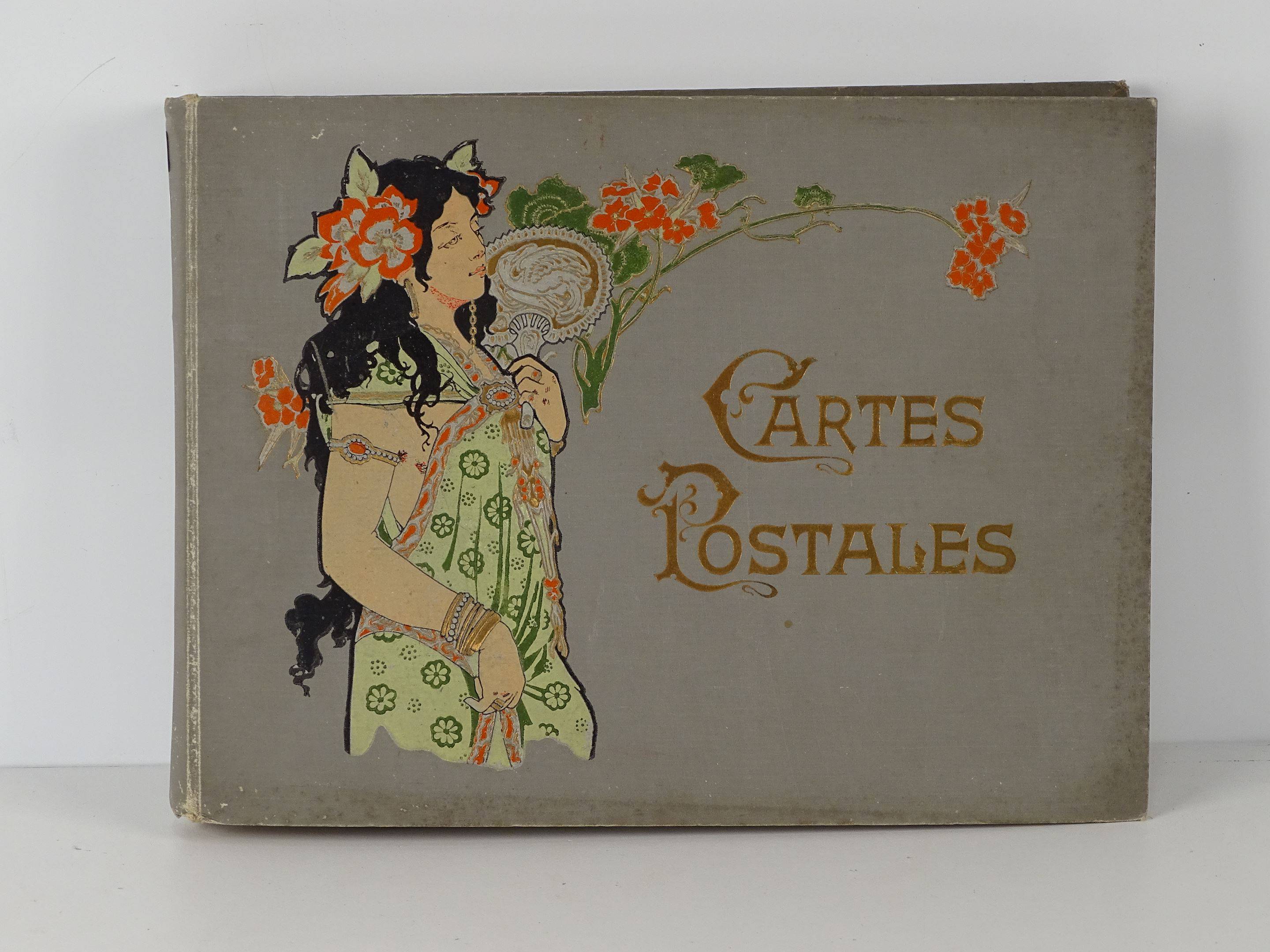 Album de carte postale vide la couverture à décor d'une femme art nouveau,  Vente aux enchères : Cartes postales - Vieux papiers