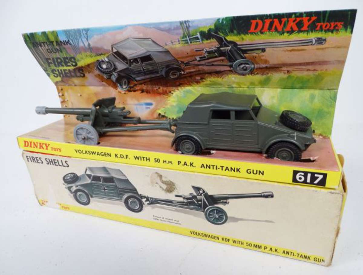 dinky toys RARE jeep porte fusée avec un TROU CENTRAL NON PERCE militaire 