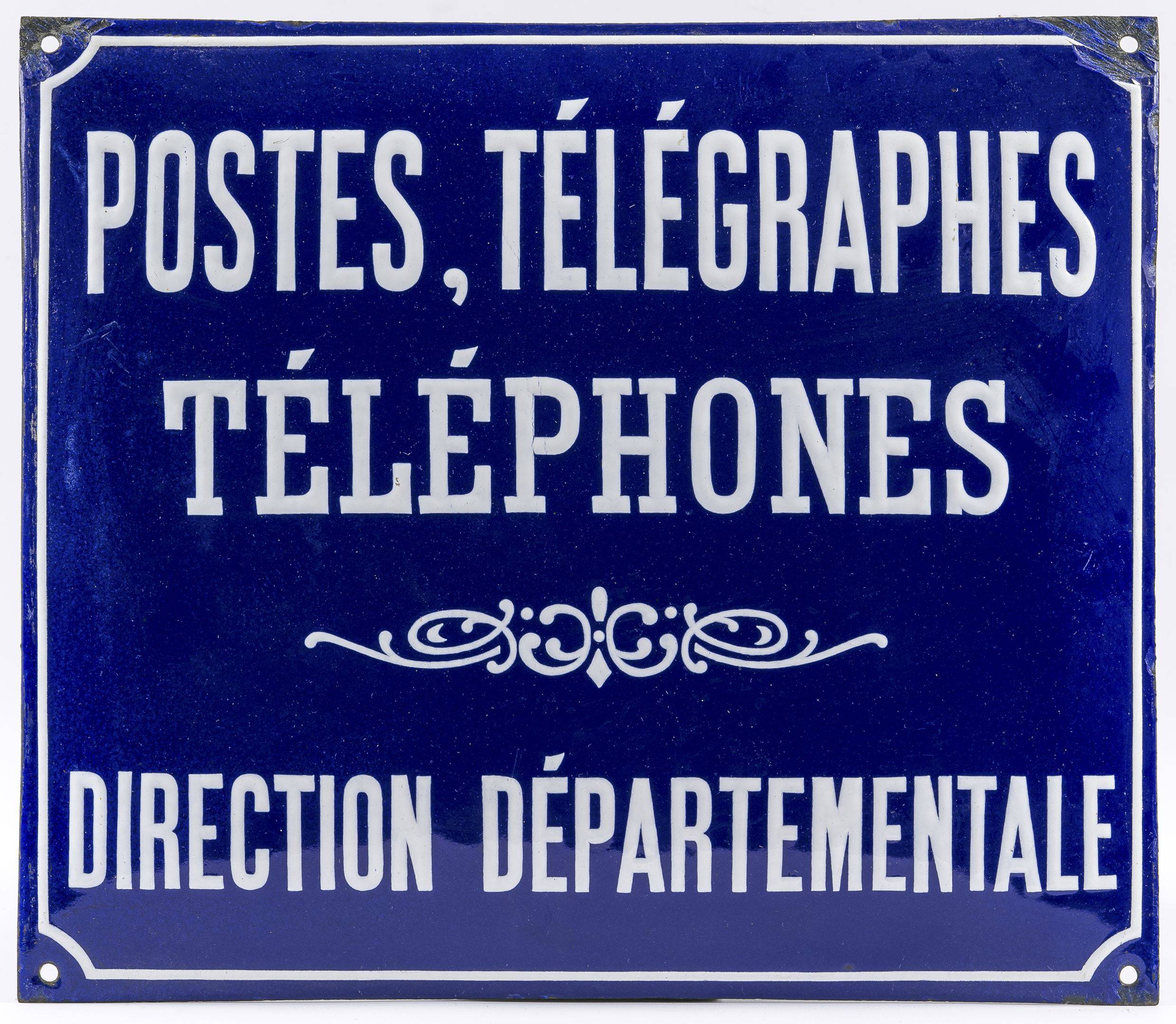 POSTES, TELEGRAPHES, TELEPHONES Direction Départementale : lourde plaque  émaillée bombée. Ca 1910,, Vente aux enchères : Estampes - Affiches -  Gravure - Lithographie - Eauforte