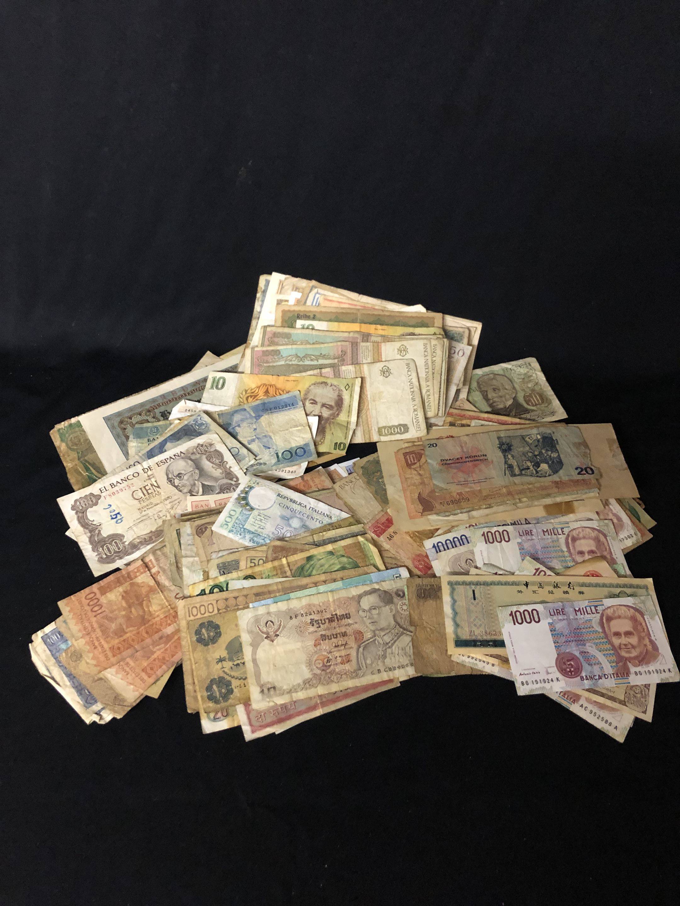 Monnaie - Ensemble de billets de banques du monde, Vente aux