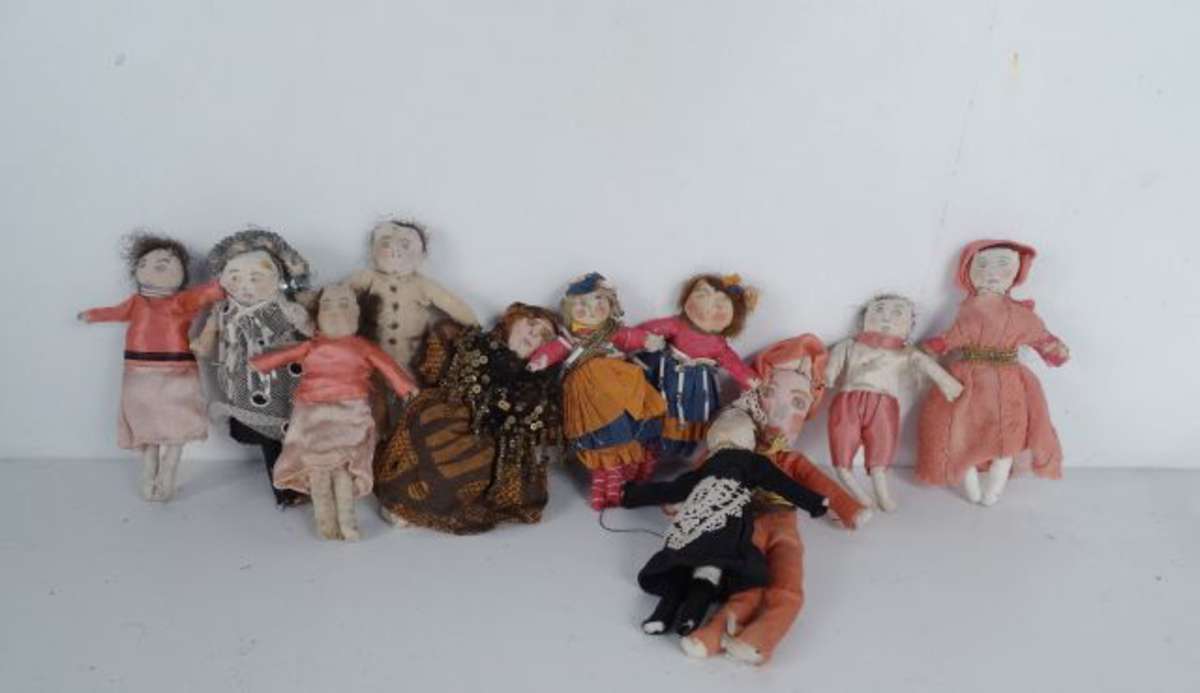 Lot 6 anciennes Marionnettes à mains Papier Maché avec Théâtre