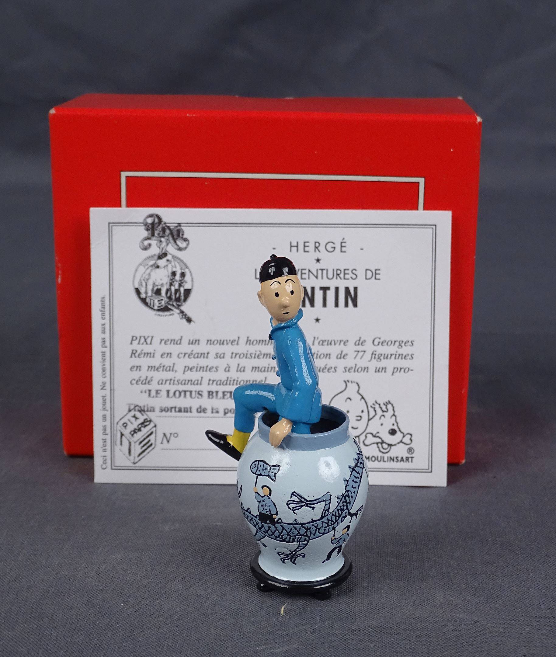 Dans la collection 'l'Objet du mythe' Pixi Paris : Tintin sortant de la  potiche. Ergé. N°003841. Dans, Vente aux enchères : Art d'Asie