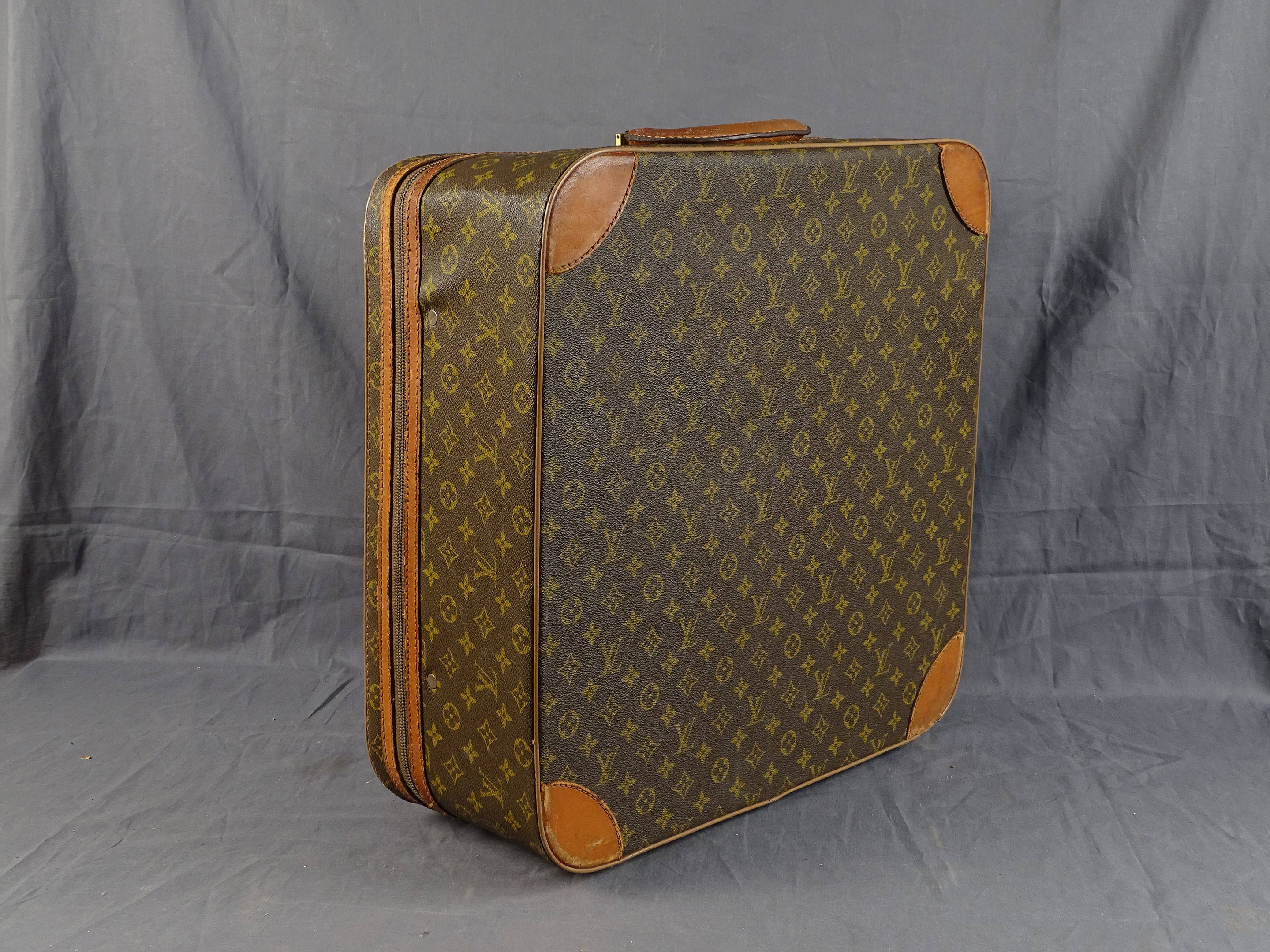 Louis VUITTON, Valise cabine semi-souple en toile Monogr…