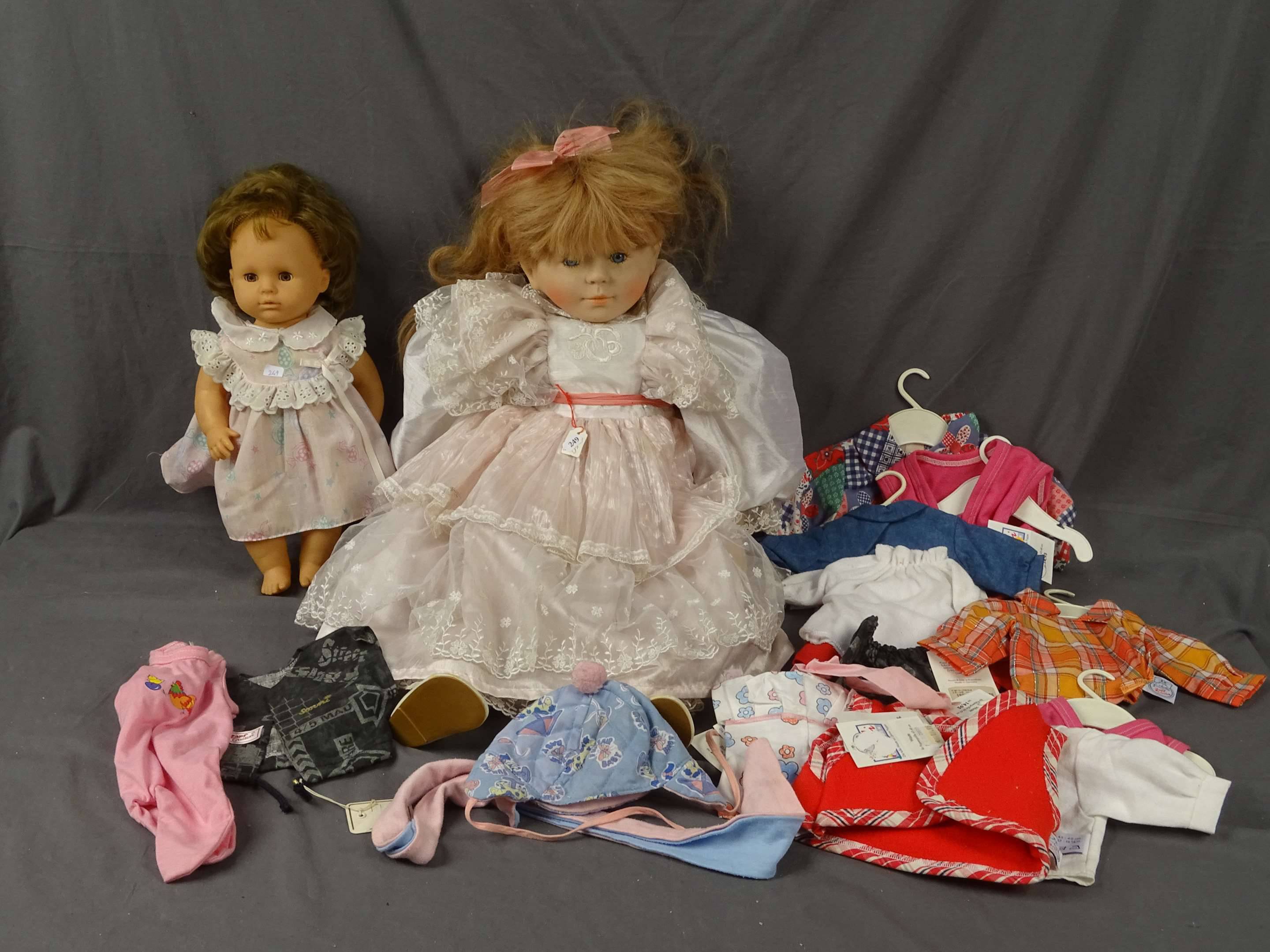 Portant Colette pour vêtements de poupée en rotin - Le Joli Shop