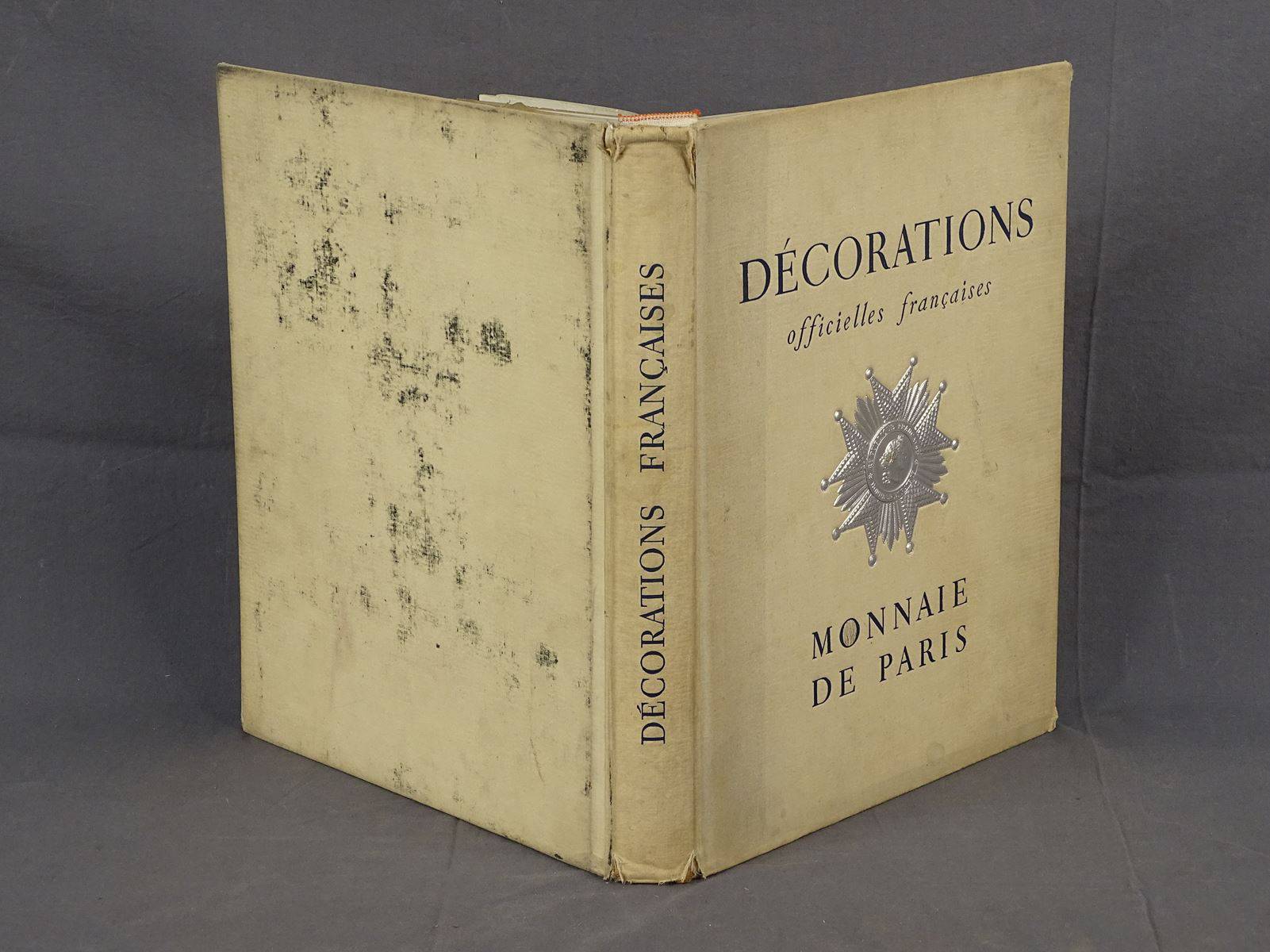 1 livre - Décorations officielles françaises monnaie de Paris, accidents  sur tranche, Vente aux enchères : Militaria - Armes - Souvenirs historiques