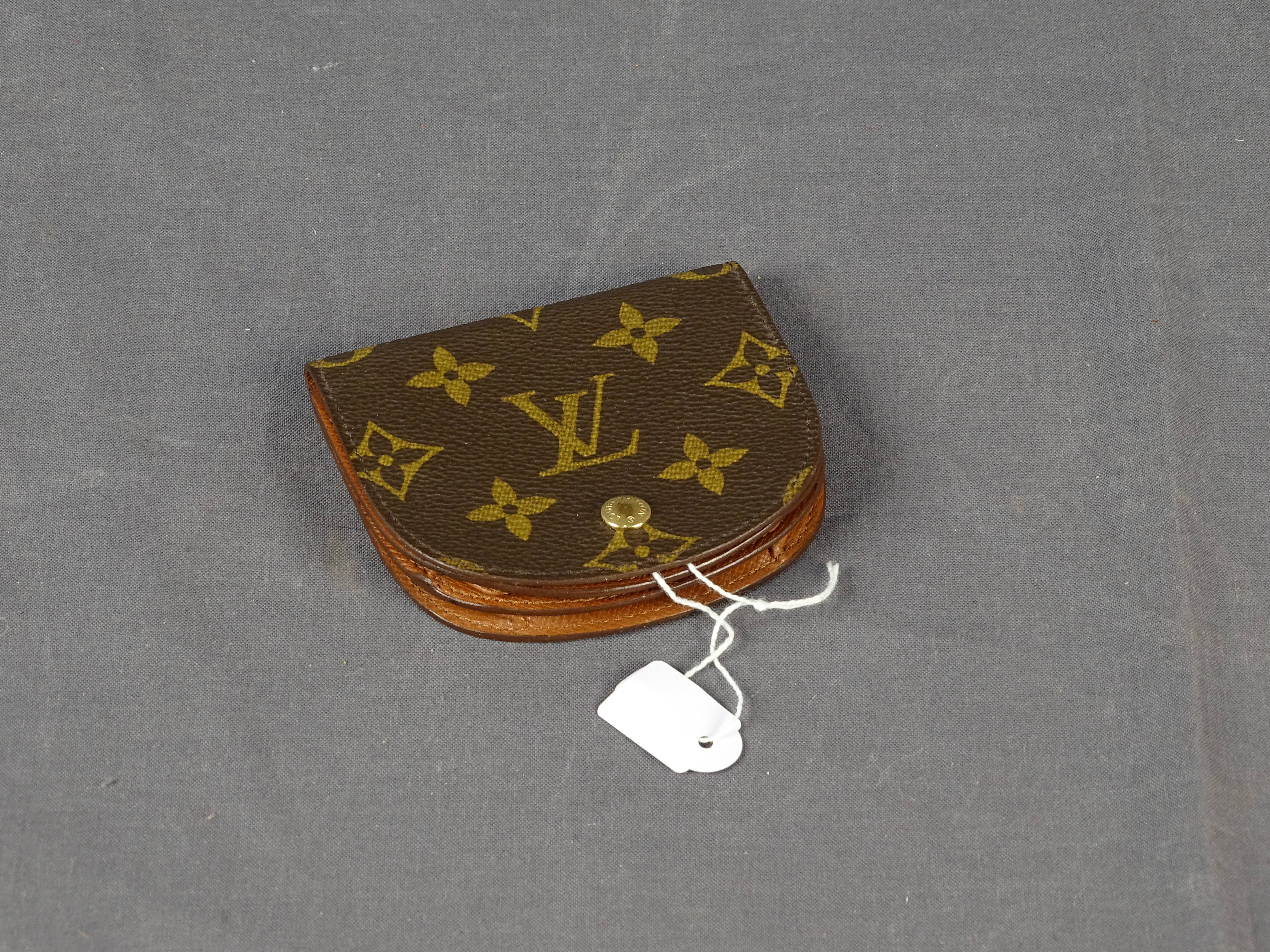 VUITTON - Petit porte monnaie soufflet en toile monogram., Vente