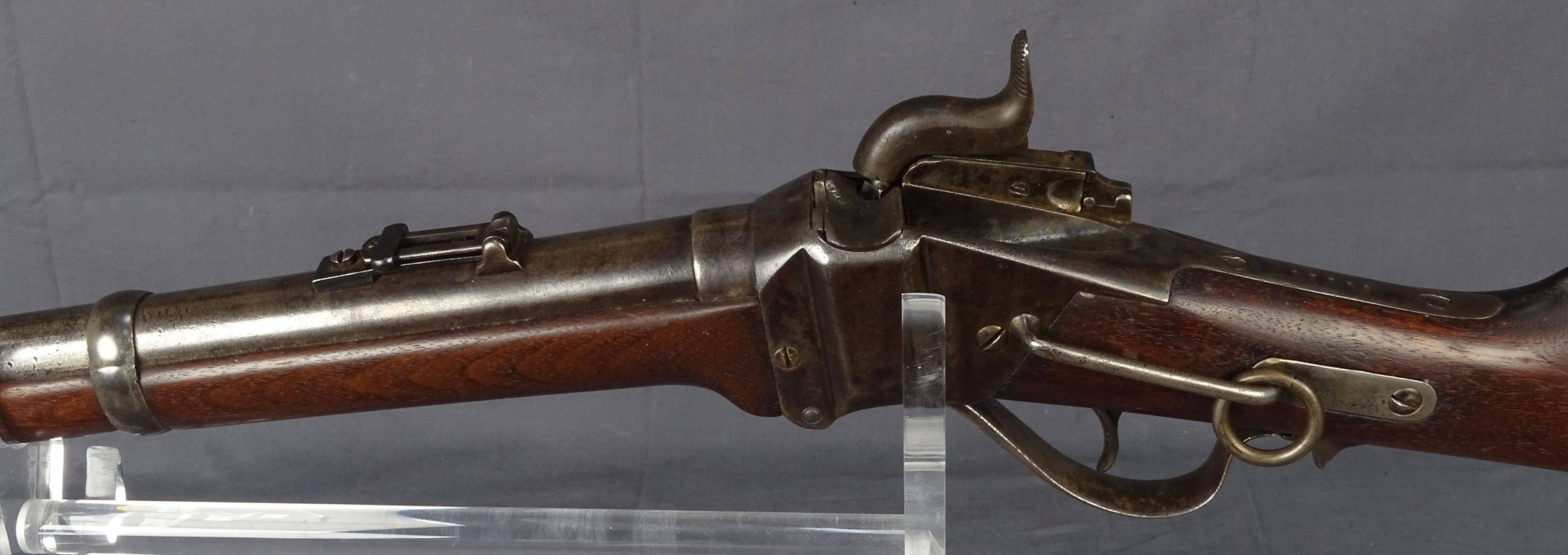 Trophée de chasse porte fusil avec tête de biche (accident à une oreille),  très bel état, Vente aux enchères : Militaria - Armes - Souvenirs  historiques