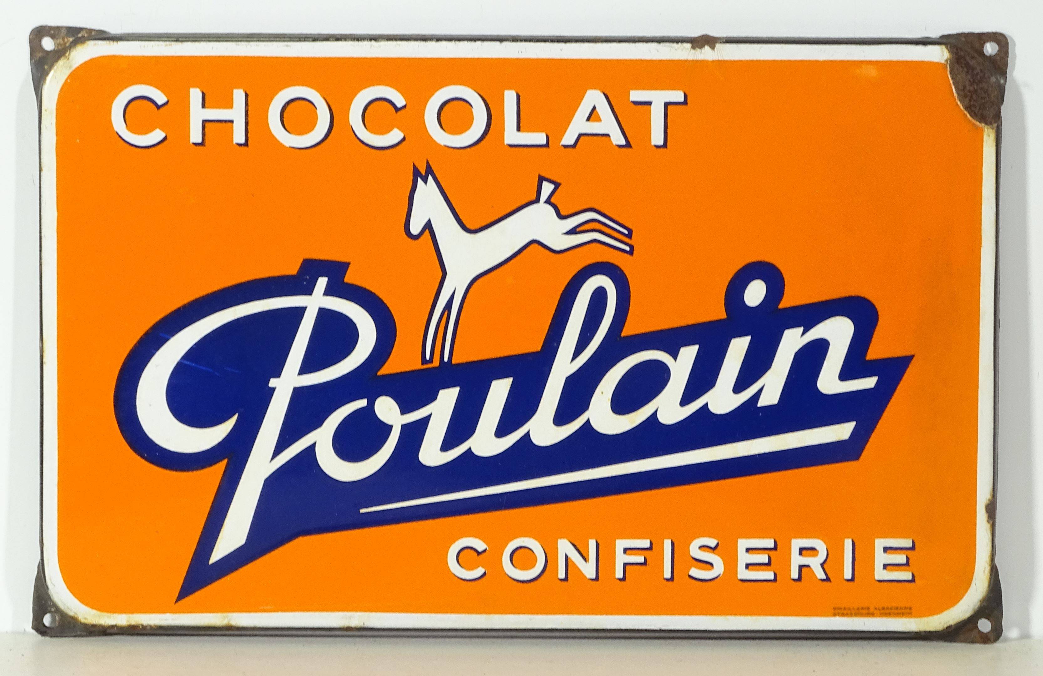 CHOCOLAT POULAIN « Confiserie » : Plaque émaillée plate à oreilles