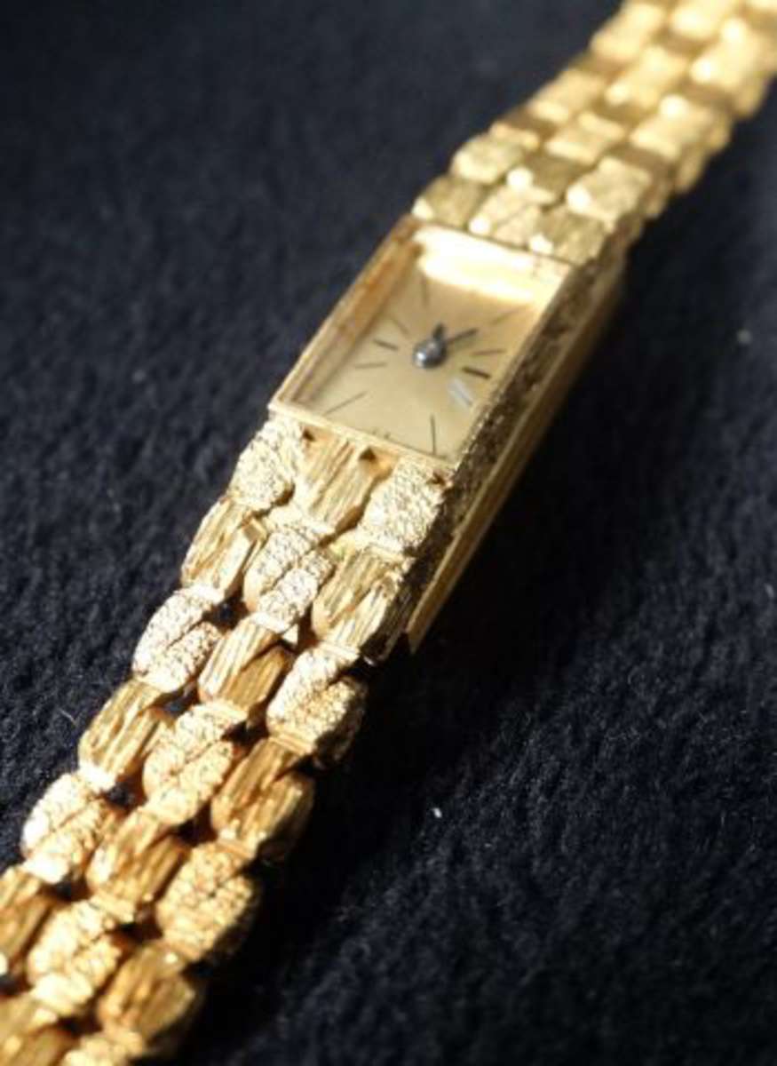 Vacheron-Constantin Montre bracelet femme en or, le bracelet ruban