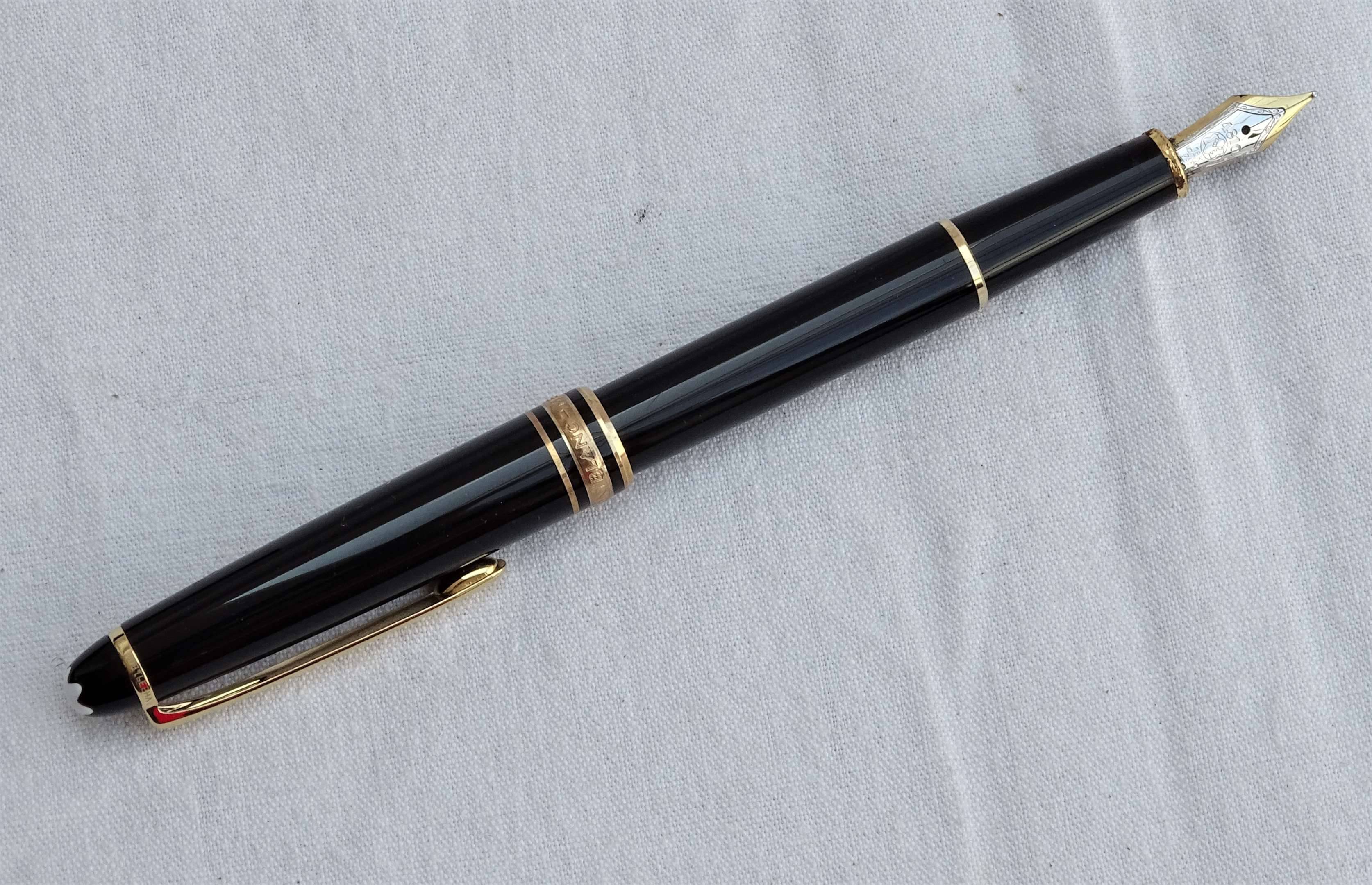Montblanc meisterstuck 4810 top 18k 750
