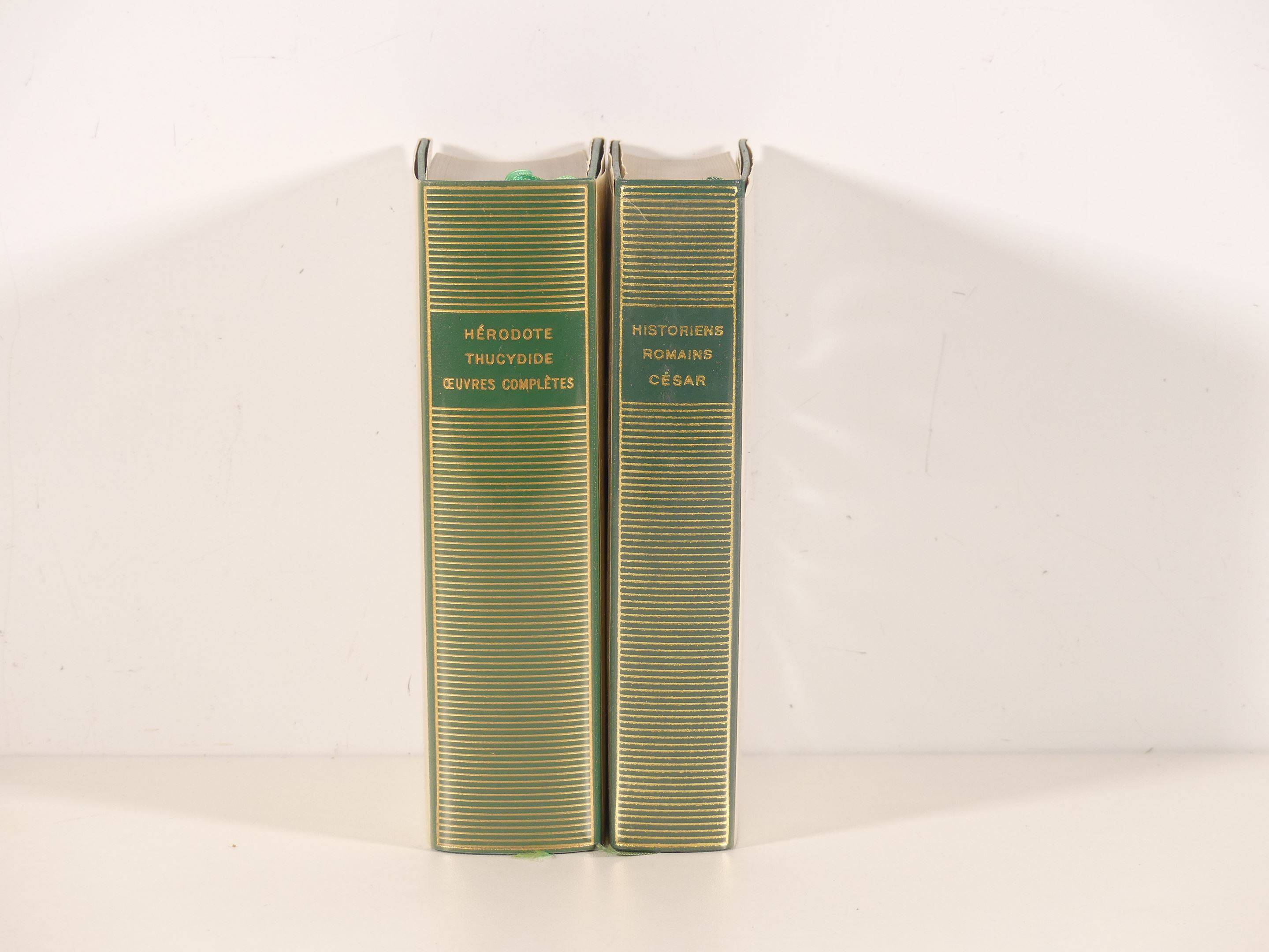 [LA PLÉIADE] - Ensemble de 2 volumes In-12° : HISTORIENS ROMAINS...