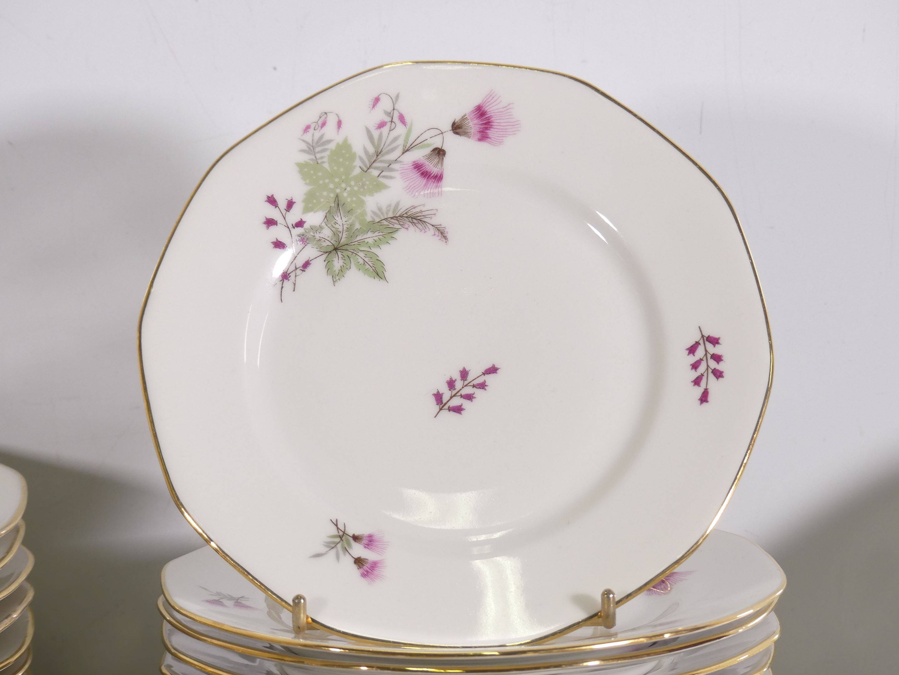 SERVICE DE TABLE Complet « roses 1900» Porcelaine fine du Centre