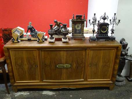 Buffet enfilade en plaquage de noyer Circa 40