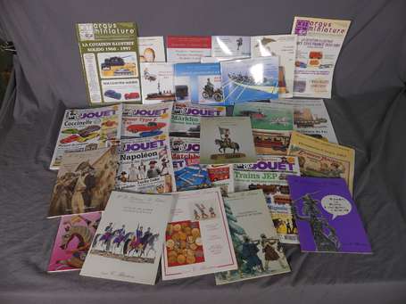 Lot de catalogues de ventes, diverses revues 