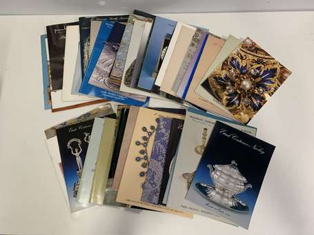 Lot de catalogues de vente Objets de vitrine, 