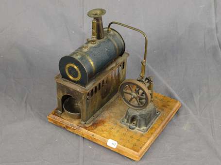 E.P. - Machine à vapeur , avec accessoires , sur 