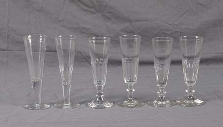 6 Flutes en verre divers modèles, XIXé siècle