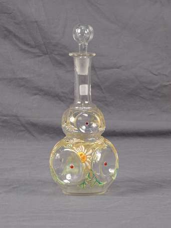 Carafon en verre moulé le corps émaillé de fleurs 