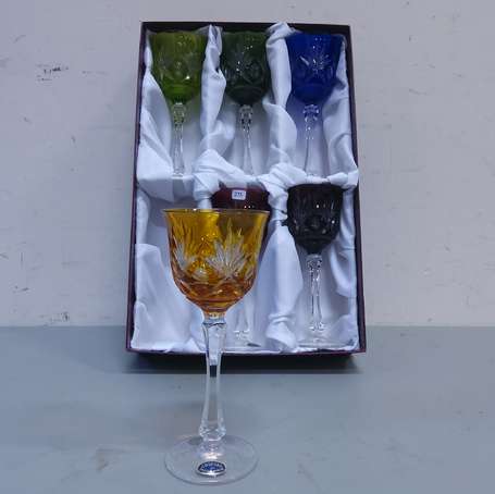 LEMBERG Six verres Röemer en cristal doublé, la 