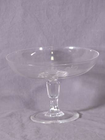 Coupe sur pied en cristal gravée de couronnes, la 