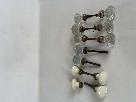 Lot de boutons de portes