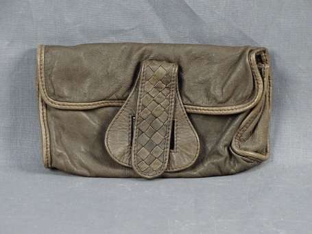 IKKS - Pochette en cuir d'agneau marron, fermeture