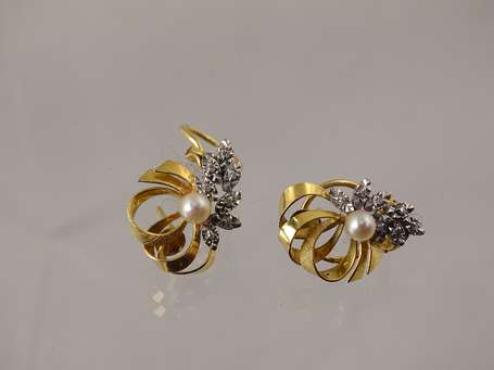 Paire de boucles d'oreilles en or jaune 750°/°°° 