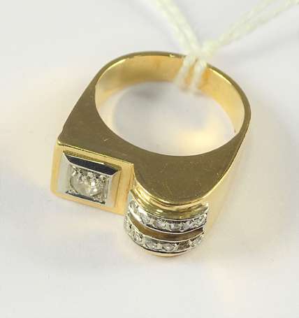 Bague tank en or jaune 18K (750°/00) sertie d'un 