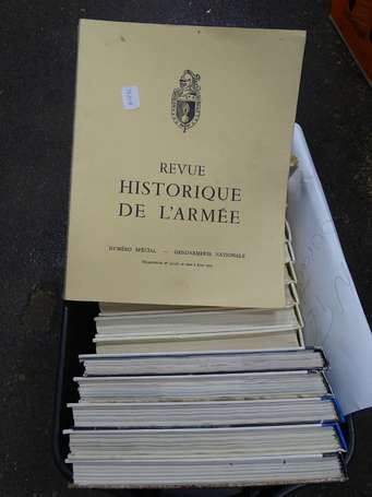 Lot de livres militaria, dont revue historique de 