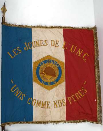 DIV - Drapeau de la section UNC  du village de 