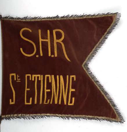 DIV - Drapeau SHR ?  de St Etienne , sur velours 