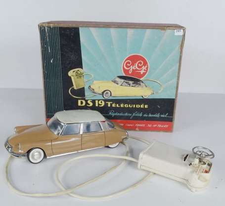 GEGE - CITROEN  DS 19  Téléguidée en boite 