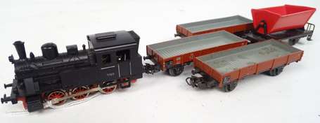 Marklin Ho , loco tender 030 3029 et  4 wagons , 