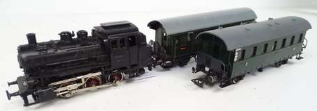 Marklin Ho , loco tender 030 89028 et deux 