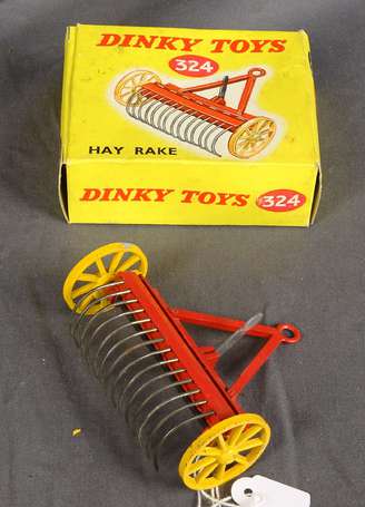 Dinky Toys gb - Râteau à foin, réf. 324, neuf en 
