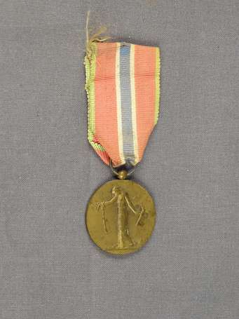 Mil- Médaille des prisonniers et déportés 