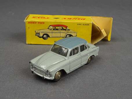Dinky toys France- Simca  P60 , couleur grise 