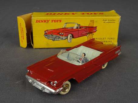 Dinky toys France- Ford Cab thunderbird, couleur 