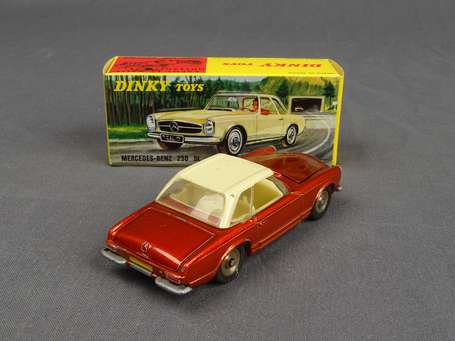 Dinky toys France- Mercedes 230 sl , couleur rouge