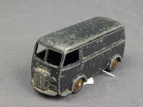 Dinky toys France- Peugeot DA3 , couleur rare 