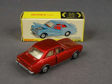 Dinky toys GB- Ford escort , neuf en boite ref 