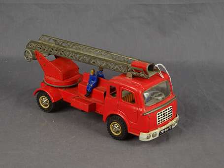 Joustra - Camion berliet Pompier grande échelle, 