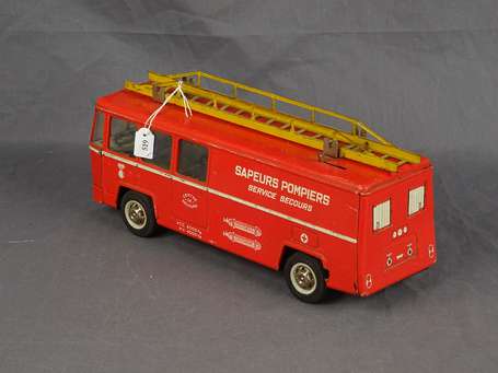 Joustra - Camion berliet tôlé Pompier, avec 