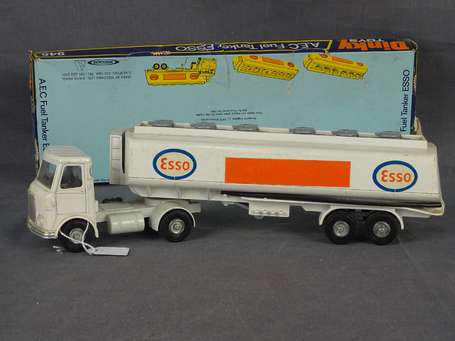 Dinky toys GB - Camion AEC, citerne Esso  modèle 