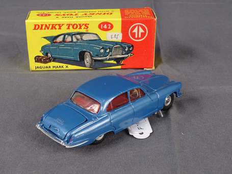 Dinky toys GB  - Jaguar Mark x - avec accessoires 