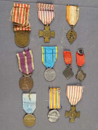 Civ - Lot médailles diverses dont militaire dans 