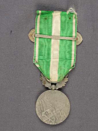 Mil - Médaille du Maroc avec agrafe 