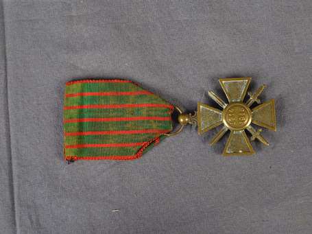 Mil - Croix de guerre 14/16 - avec une palme et 3 