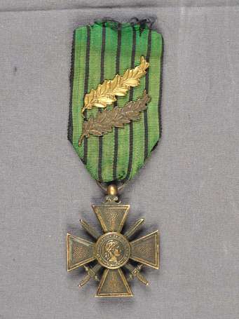 Mil - Croix de guerre 39 - Ruban Vichy, avec 2 