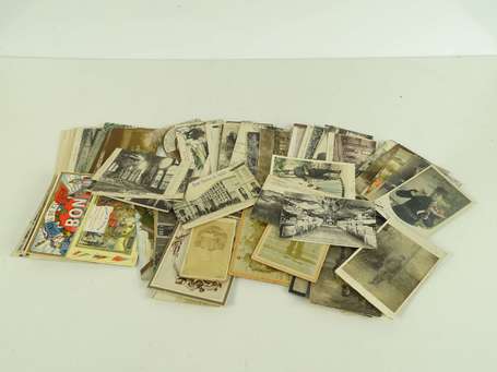 14/18 - Lot de photos et une centaine de cartes 